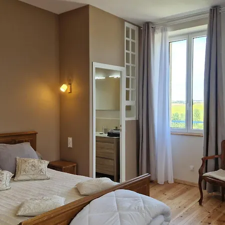 Aux Roses De Cedres Savane Bed & Breakfast Salvagnac