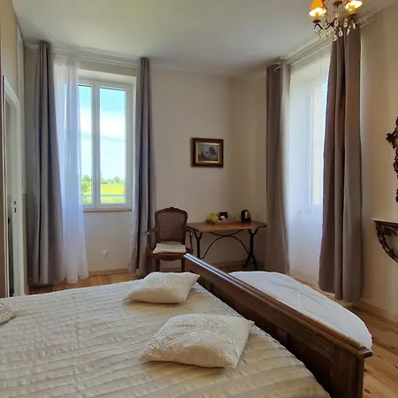 Aux Roses De Cedres Savane 3*