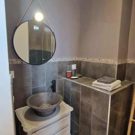 Aux Roses De Cedres Savane Bed & Breakfast *