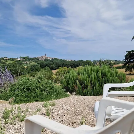Aux Roses De Cedres Savane Couette-café 3*