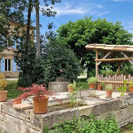 Aux Roses De Cedres Savane Bed & Breakfast Salvagnac