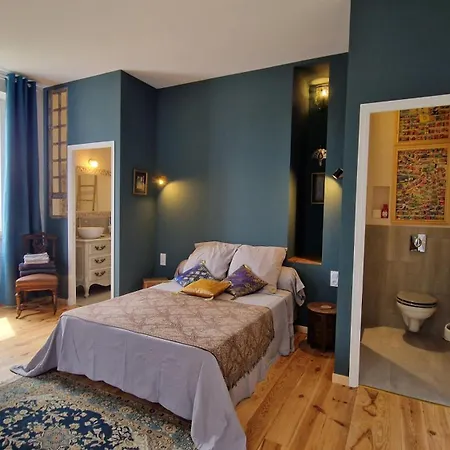 Aux Roses De Cedres Savane Bed & Breakfast Salvagnac