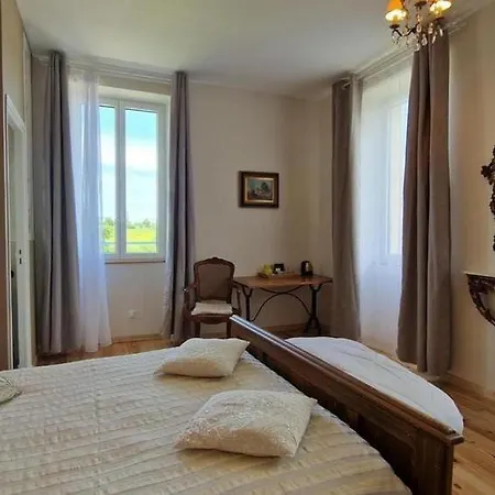 Aux Roses De Cedres Savane 3*