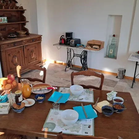 Bed & Breakfast Aux Roses De Cedres 3*