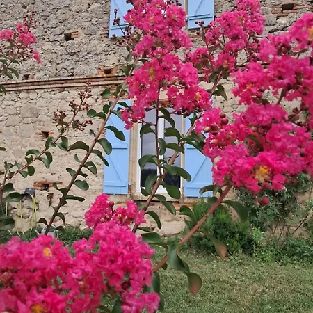 Aux Roses De Cedres 3*