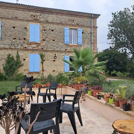Aux Roses De Cedres Bed & Breakfast 3*